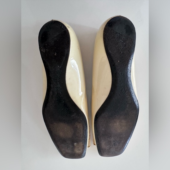 Roger Vivier Belle Vivier Patent Leather Ballet Flats with Gold Buckle - Picture 3 of 16